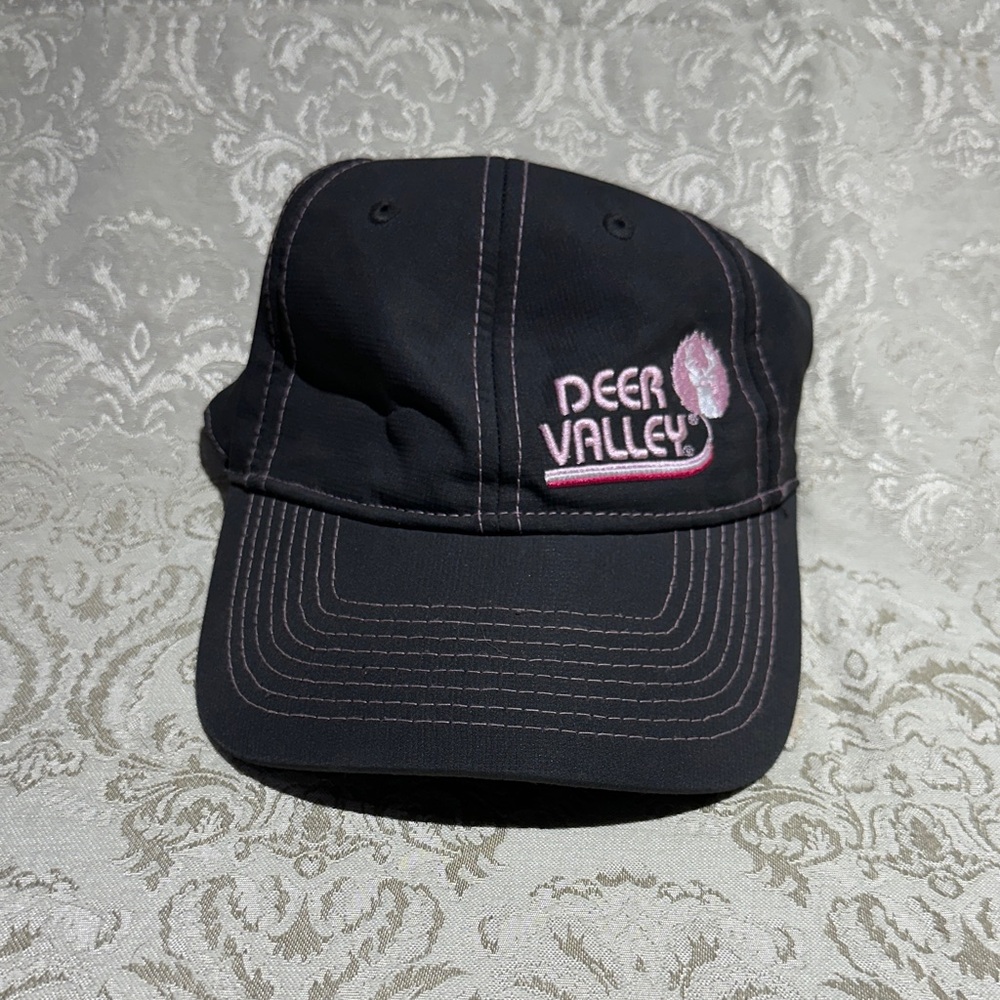 Black Deer Valley Cap with Pink Embroidery